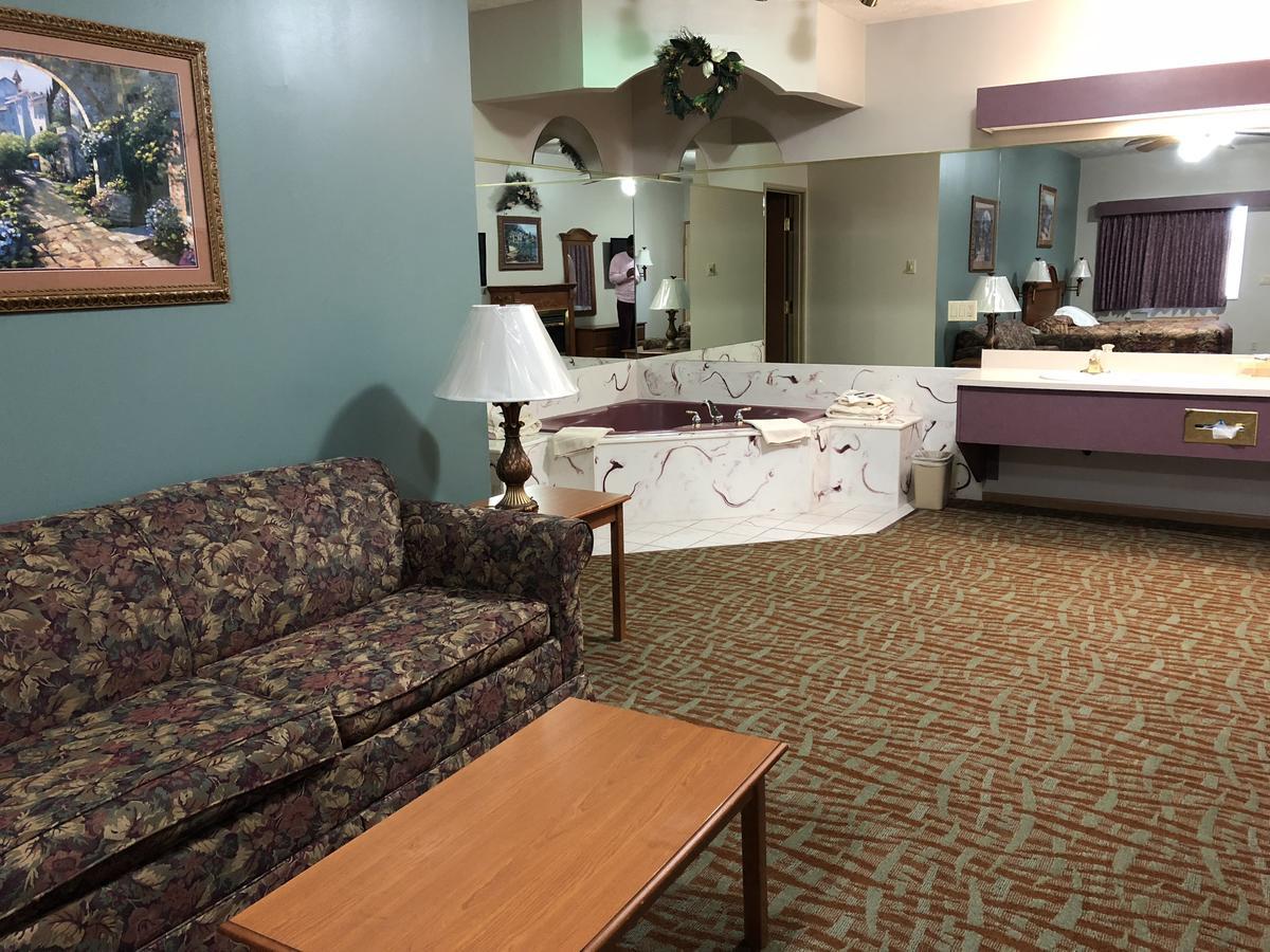 Suite with Whirlpool,654153024:JPEG